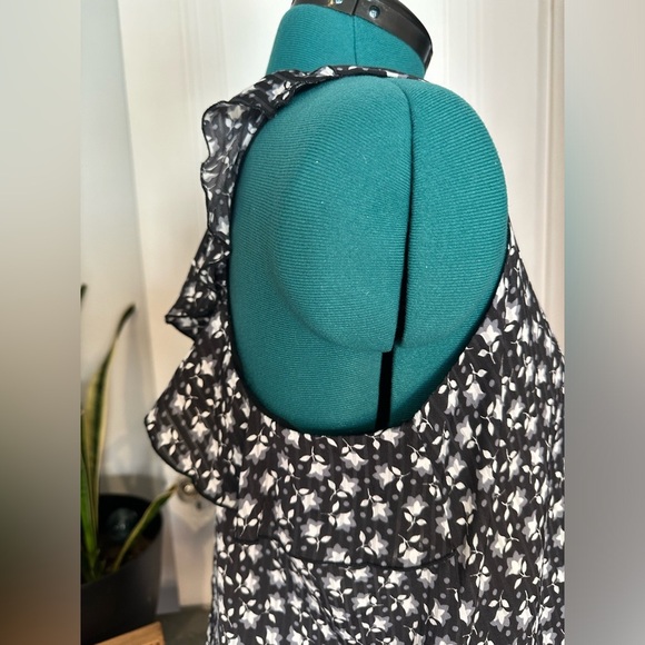 Ann Taylor Loft Sleeveless Tunic small razor back - Picture 7 of 16